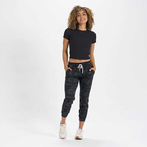 Women's Pose Fitted Tee - Black